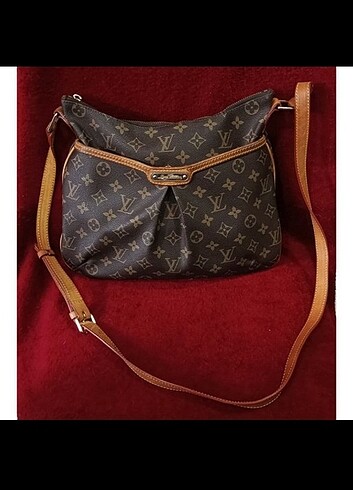 Louıs Vuıtton Bursburry Sling Mono Bag