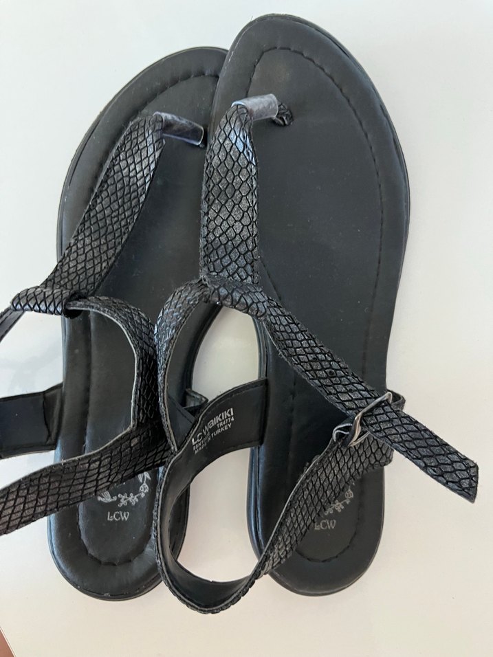 Siyah Yılan Desenli Topuklu Kadın Sandalet - Görsel 3