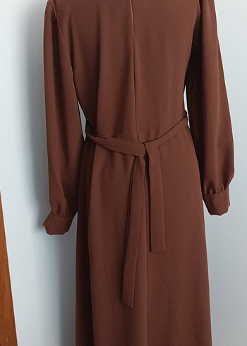 Drapeli V Yakalı Kahverengi Uzun Kadın Elbise - Görsel 6