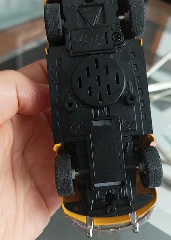 Sarı Renkli Çiçekli Oyuncak Araba - Görsel 6