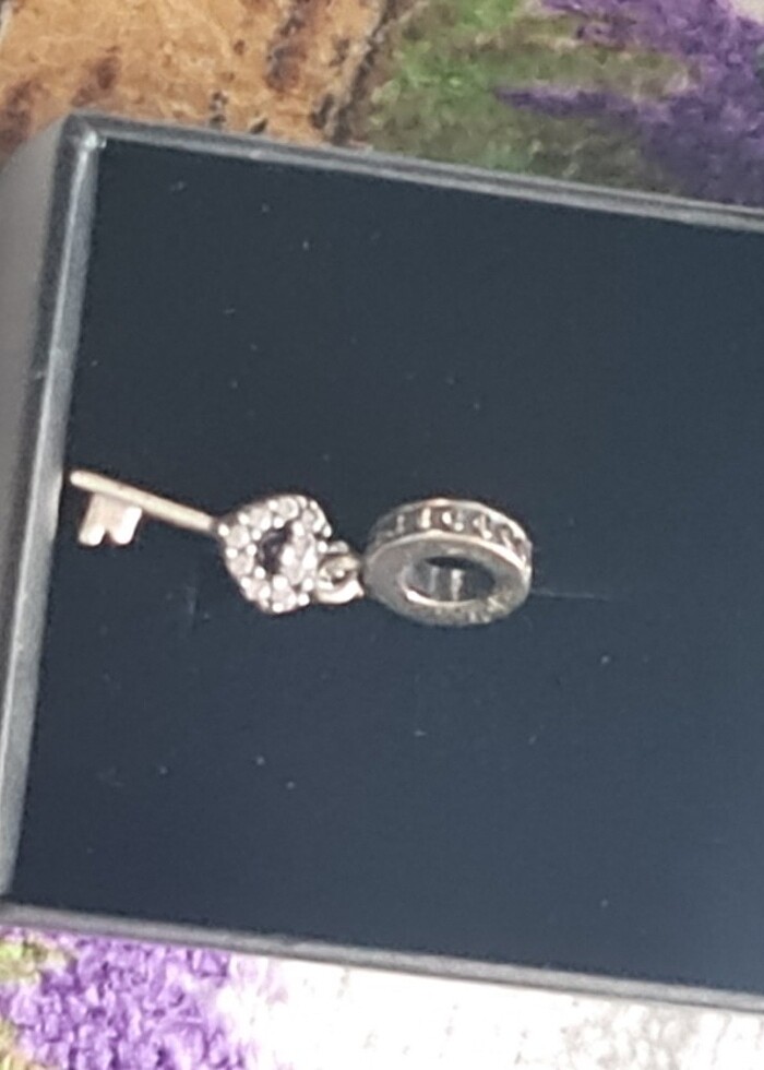 925 Ayar Gümüş Kalpli Anahtar Charm - Görsel 2