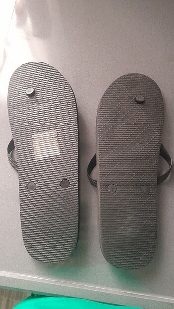 Siyah parmak arası terlik  - Görsel 2