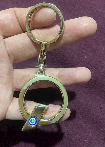 Zincir Detaylı Parlak Altın Anahtarlık - Görsel 2