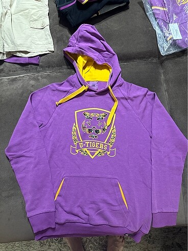 Uğur Okulları kapüşonlu mor sweatshirt