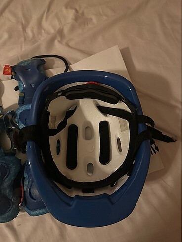Diğer Paten kask (58-62 cm)- dizlik- dirseklik-bileklik