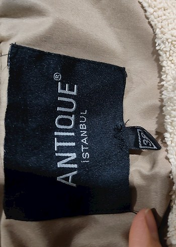 Gevşek Kesim Bej Uzun Kadın Mont - Görsel 4