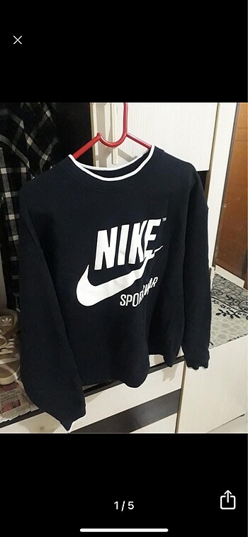 Nike sweatshirt