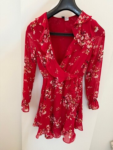 H&M H&M kırmızı desenli elbise