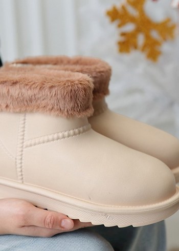 Ugg İçi ve Kenarları Kürklü Yağmur Botu