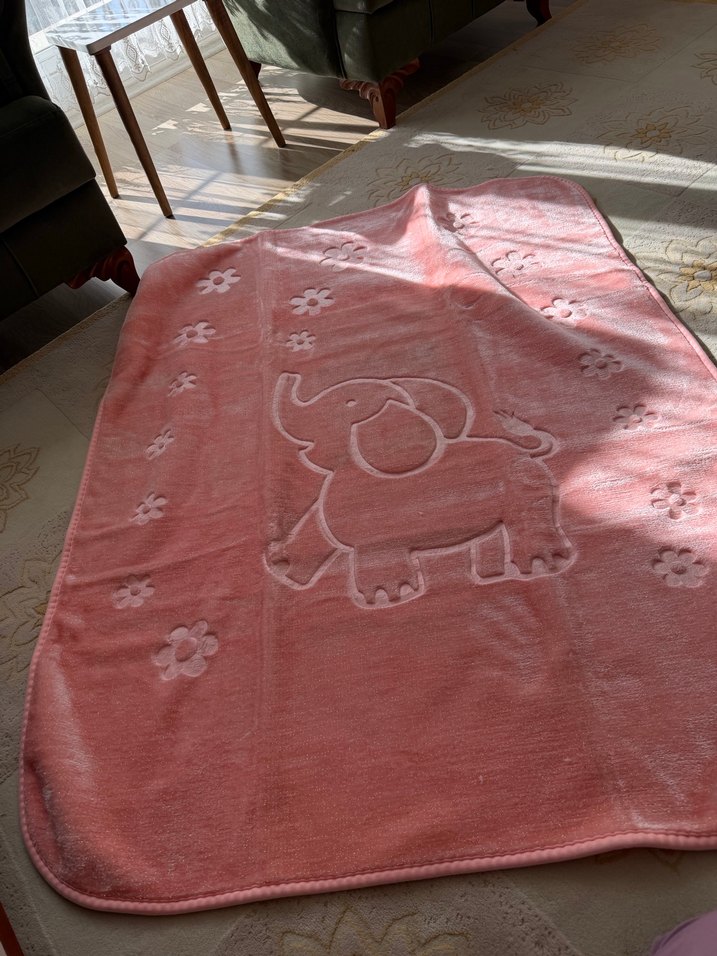 Pembe Baskılı Çocuk Battaniyesi - Görsel 2