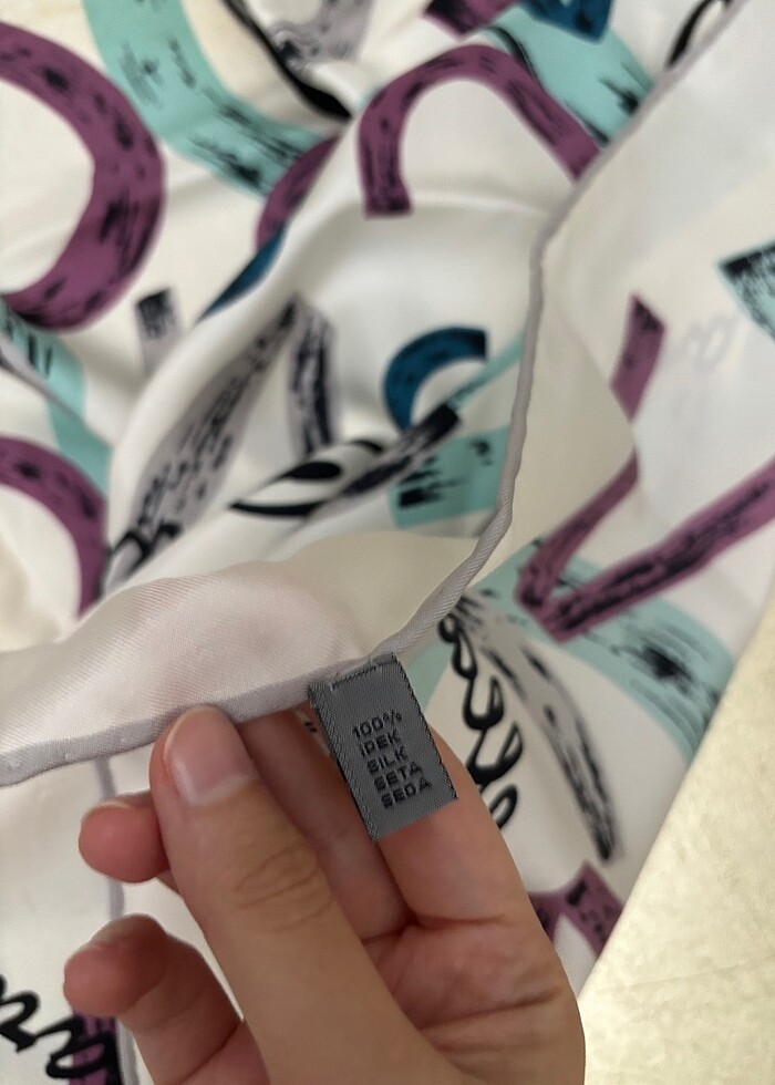 Carvella İpek Eşarp - Görsel 3