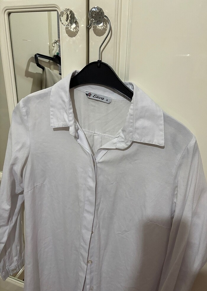 Uzun Beyaz Gömlek - Görsel 2