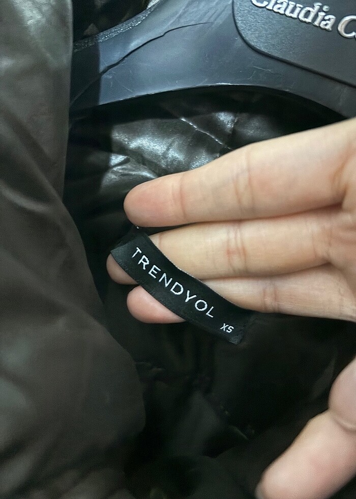 Milla Deri Görünümlü Kısa Mont - Görsel 3