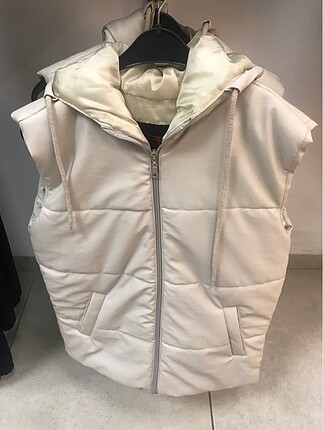 Bershka Kalın yelek