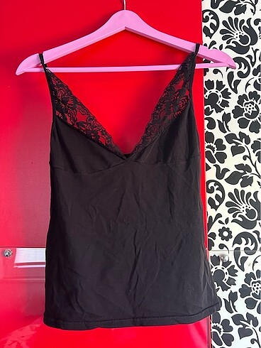Dantel detaylı siyah top