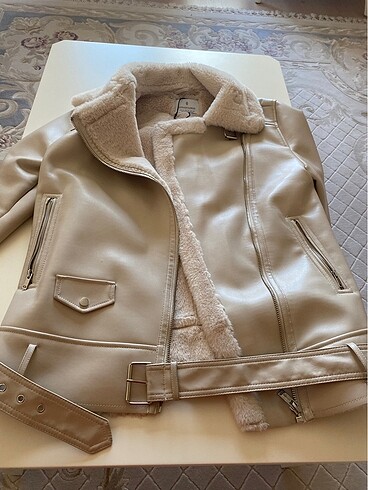 m Beden ten rengi Renk Stradivarius suni deri biker ceket