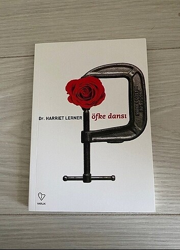 4 adet kitap ile birlikte