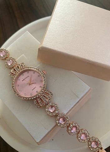 Pink Vintage Saat 