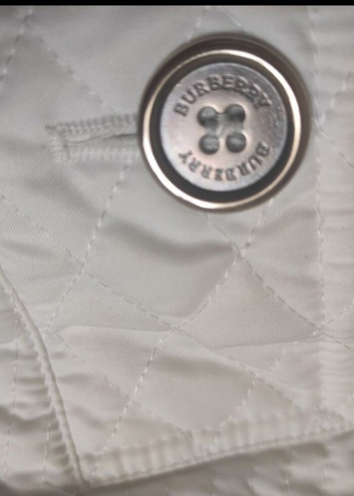 Burberry  - Görsel 3