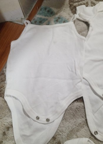 Beyaz Kısa Kollu Bebek Body 6'lı Paket - Görsel 3