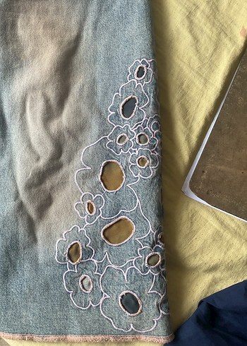41 Beden Nakışlı Düğmeli Denim Midi Etek
