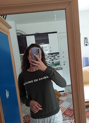 Sweatshirt