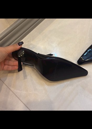 Siyah Desenli Tokalı Stiletto - Görsel 2