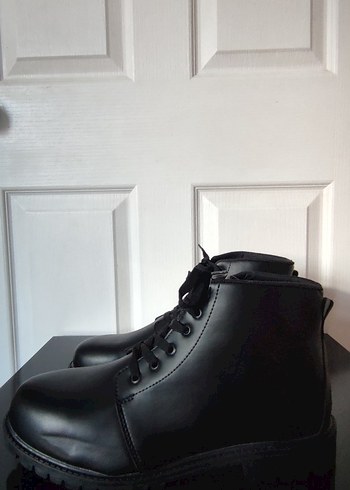 LC WAİKİKİ MARKA ERKEK BOT - Görsel 7