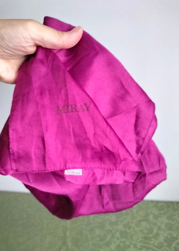 fuşya mor parlak saten eşarp Miray - Görsel 5