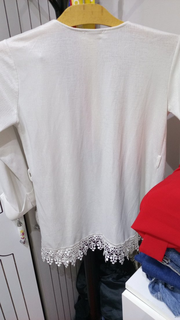 Düğmeli Beyaz İşlemeli Kadın hırka - Görsel 2