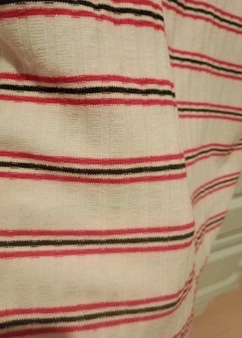 Kırmızı Çizgili önden fermuarlı bluz - Görsel 2