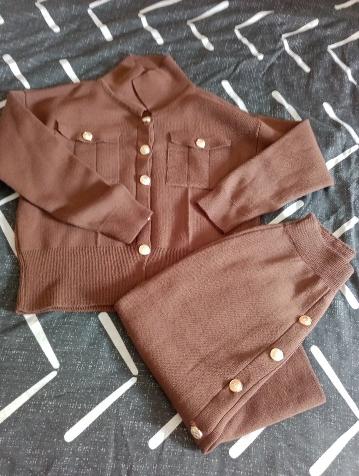 Düğmeli Kahverengi Kadın Takım Midi Boy - Görsel 4