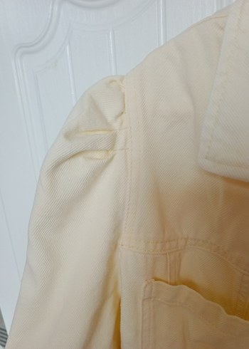 Bershka Beyaz Mini Keten Kadın Ceket - Görsel 4