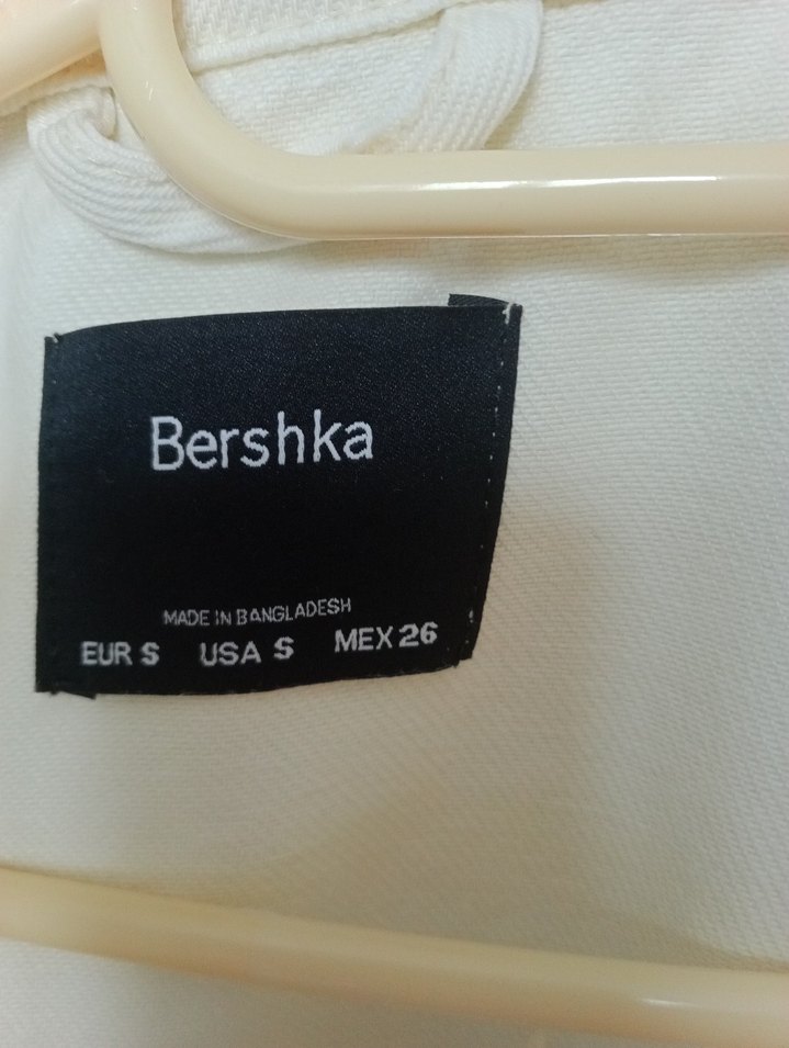 Bershka Beyaz Mini Keten Kadın Ceket - Görsel 3