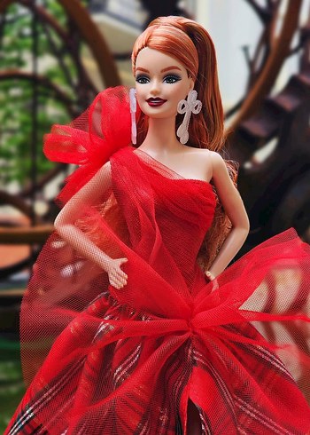  Beden Barbie 2024 kızıl holiday