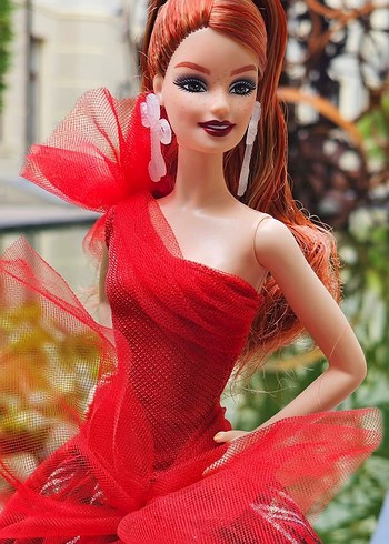 Barbie Barbie 2024 kızıl holiday