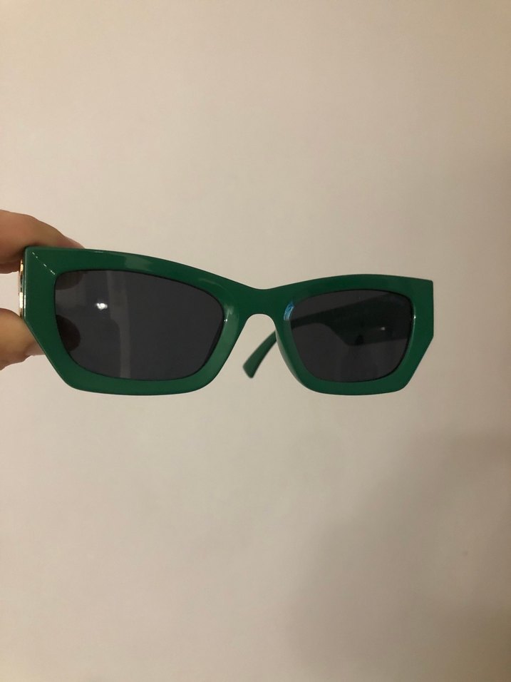 Mıu mıu  Koyu Yeşil Kadın Güneş Gözlüğü - Görsel 2