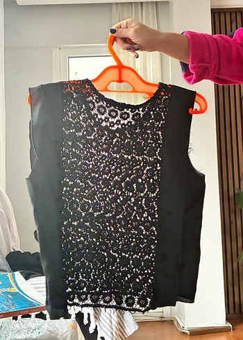 Dantel Detaylı Siyah Kolsuz Bluz - Görsel 2