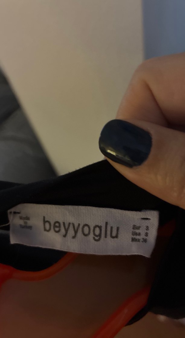 Siyah Süet Yüksek Yakalı Crop Top - Görsel 5