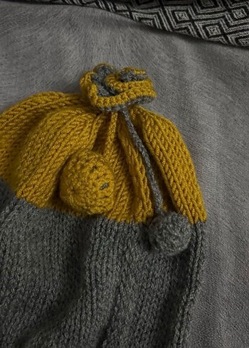 Gri ve Sarı Örgü Kadın Bere - Görsel 2