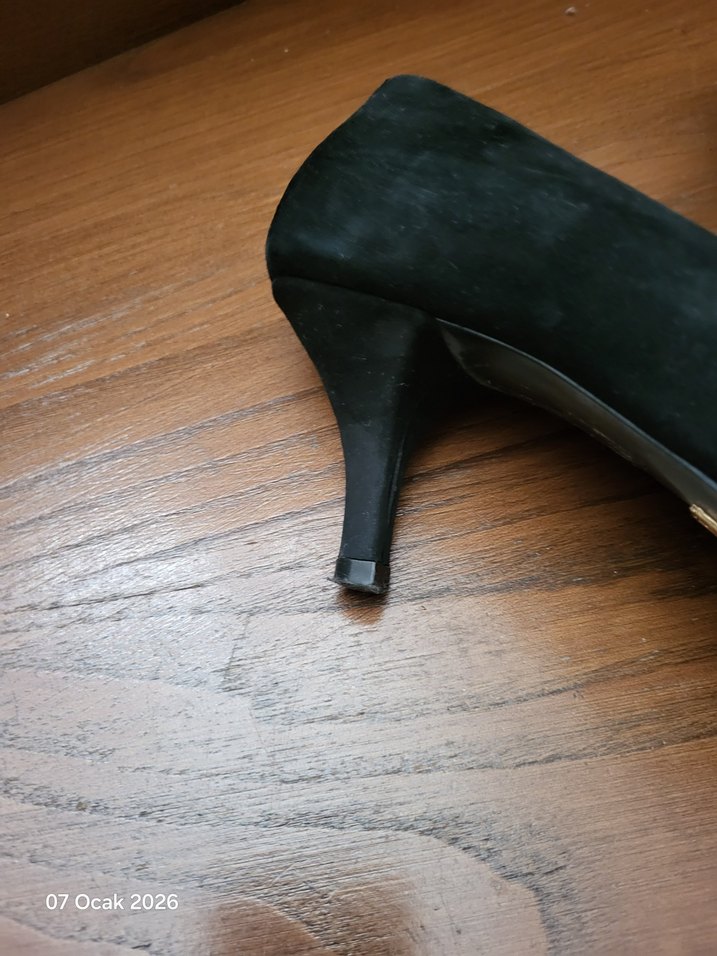 Siyah Süet Fiyonk Detaylı Topuklu Kadın Ayakkabı - Görsel 4