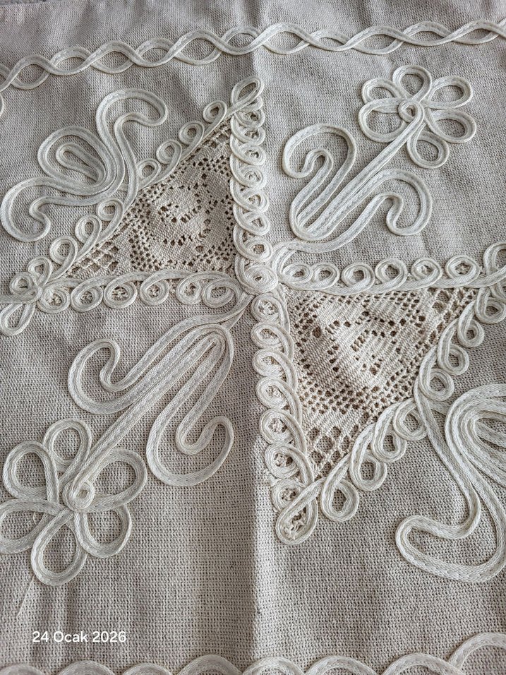 Nakışlı Beyaz krem yastık kılifi BULDAN İŞİ - Görsel 2