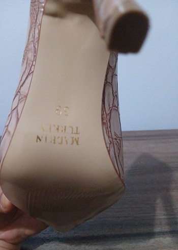 39 Beden Bej Deri Yılan Desenli Bağcıklı Stiletto