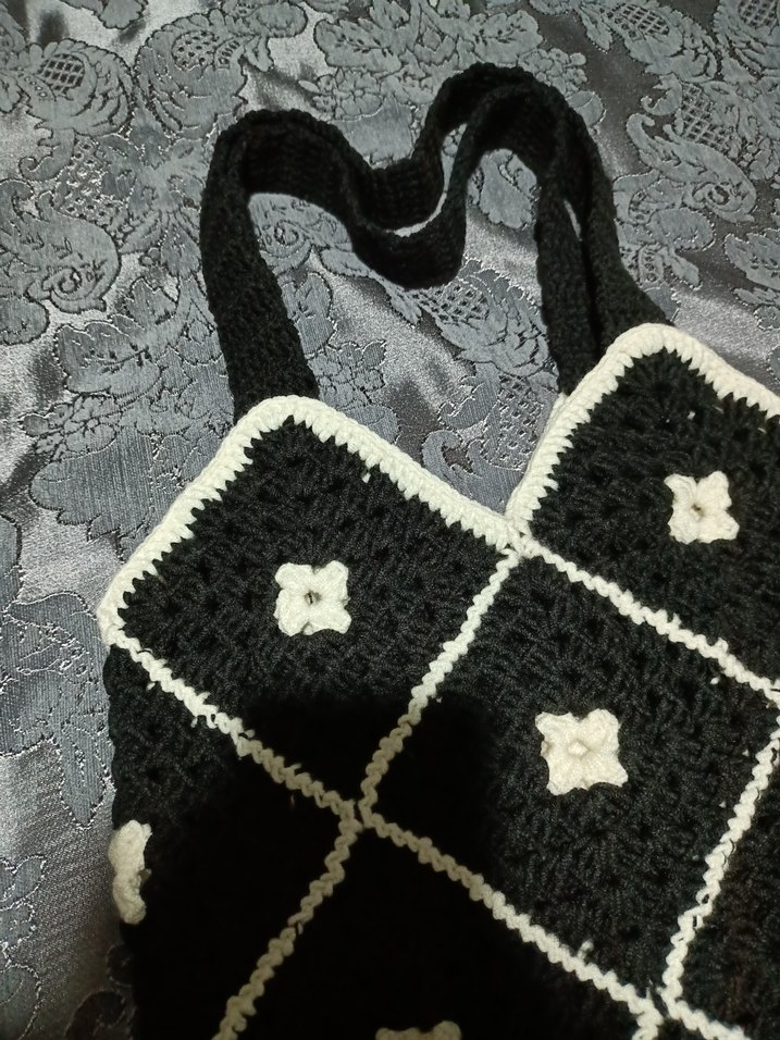 Siyah Kareli Örgü Çanta - Görsel 3