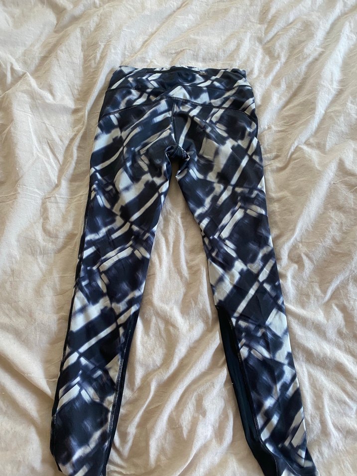 Nike Kadın Gri Batik Desenli Spor Tayt - Görsel 2