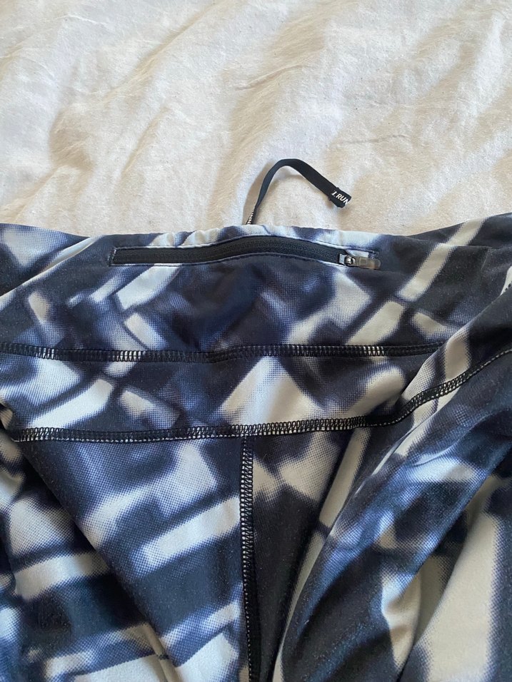 Nike Kadın Gri Batik Desenli Spor Tayt - Görsel 3