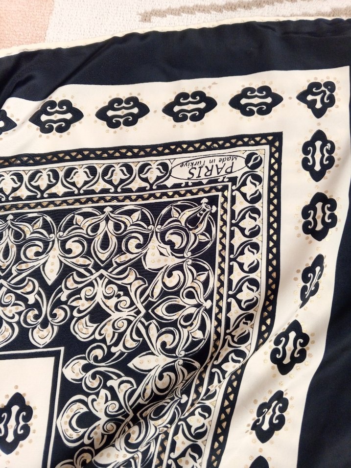 BÜYÜK İPEK BAŞÖRTÜ - Görsel 3