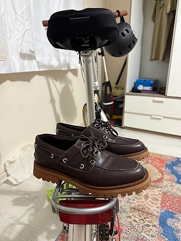 Zara Makosen Leather