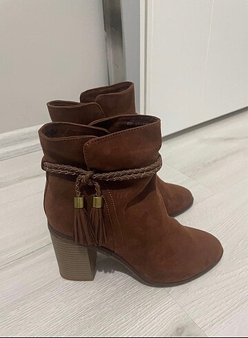 Bershka süet bot