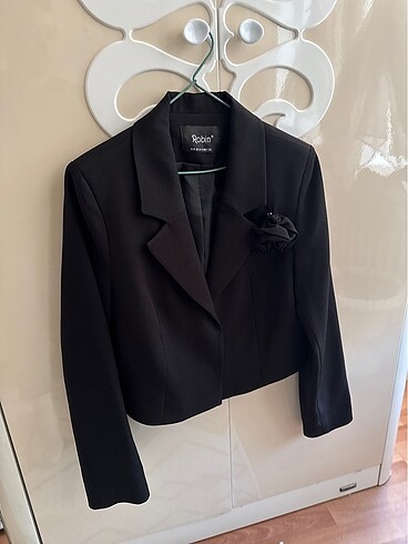 Krep kumaş gül detaylı blazer